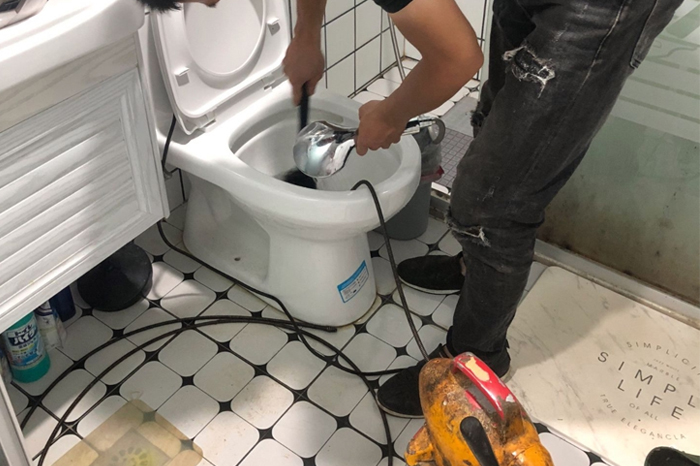 大成镇疏通下水道