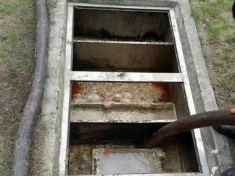 大成镇隔油池清理